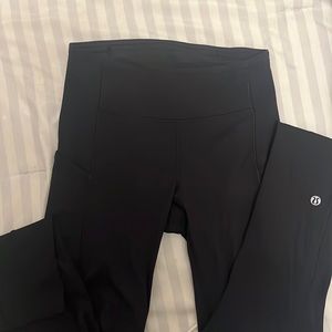 Lululemon black speed up tights in a size 2 length ‘’28